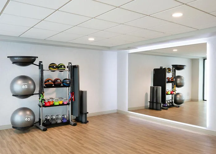 Hotel with view: Rochester Marriott Mayo Clinic Area