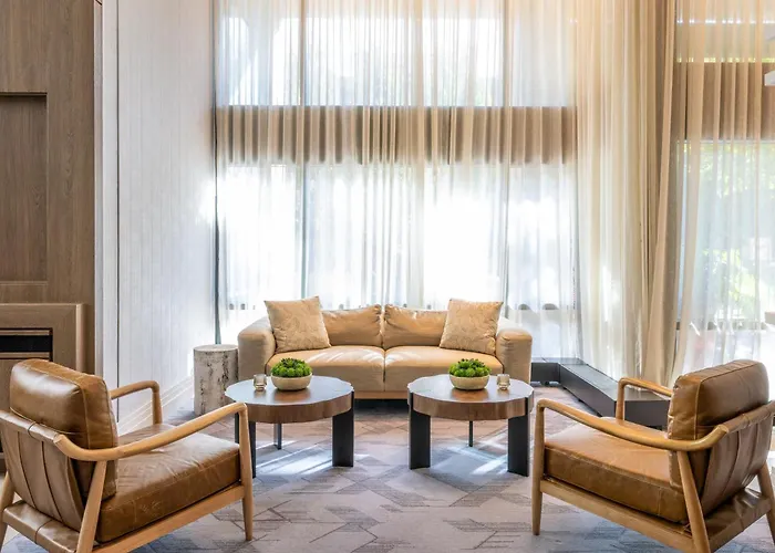 Hotel with view: Rochester Marriott Mayo Clinic Area